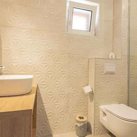 Benzon Apartment Baska Voda