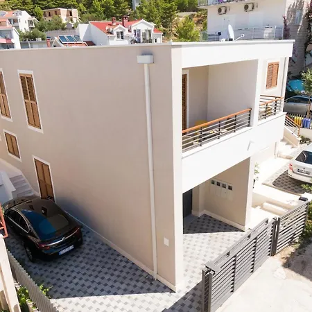 Benzon Apartment *
